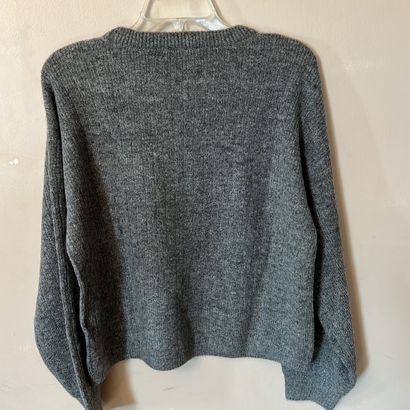 DKNY women’s Cashmere Blend sweater. - Picture 7 of 16